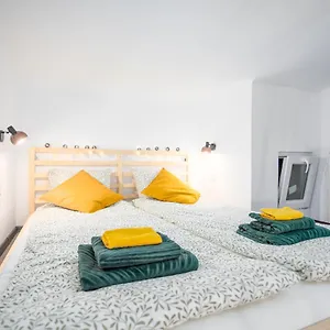 Goblin With Free Private Parking Apartman